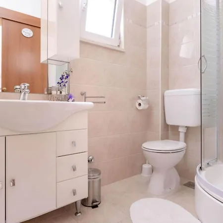 One Bedroom Luxury With Balcony And Sea View 1 아파트
